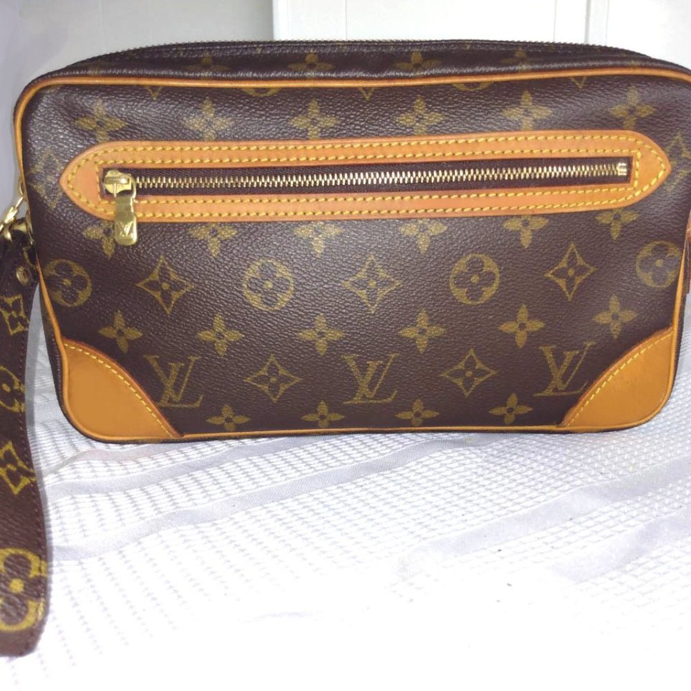 Louis Vuitton Brown Monogram Canvas Wristlet with Tan Accents - Picture 2 of 15